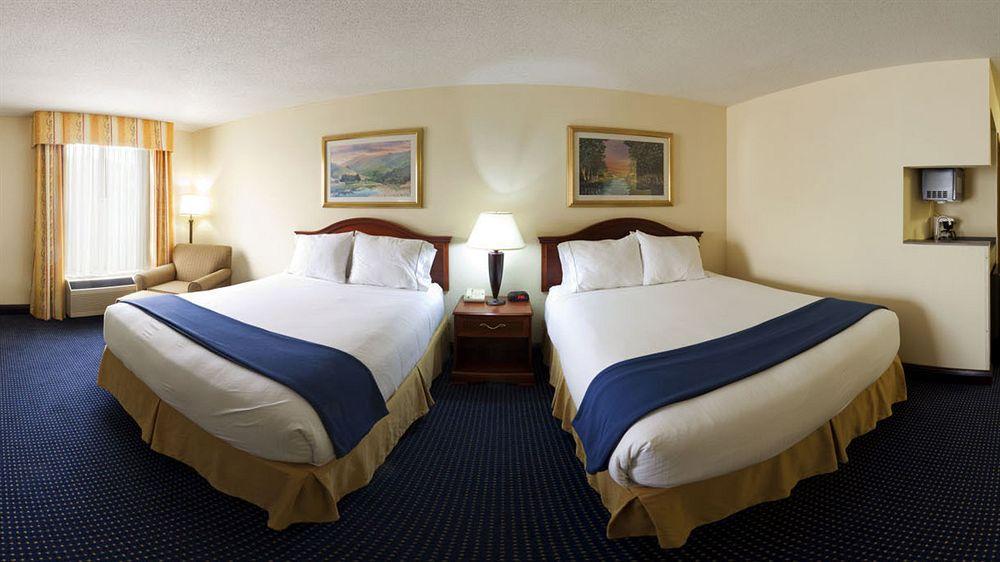 Holiday Inn Express & Suites Atlanta Perimeter Mall Hotel By Ihg Sandy Springs Eksteriør bilde