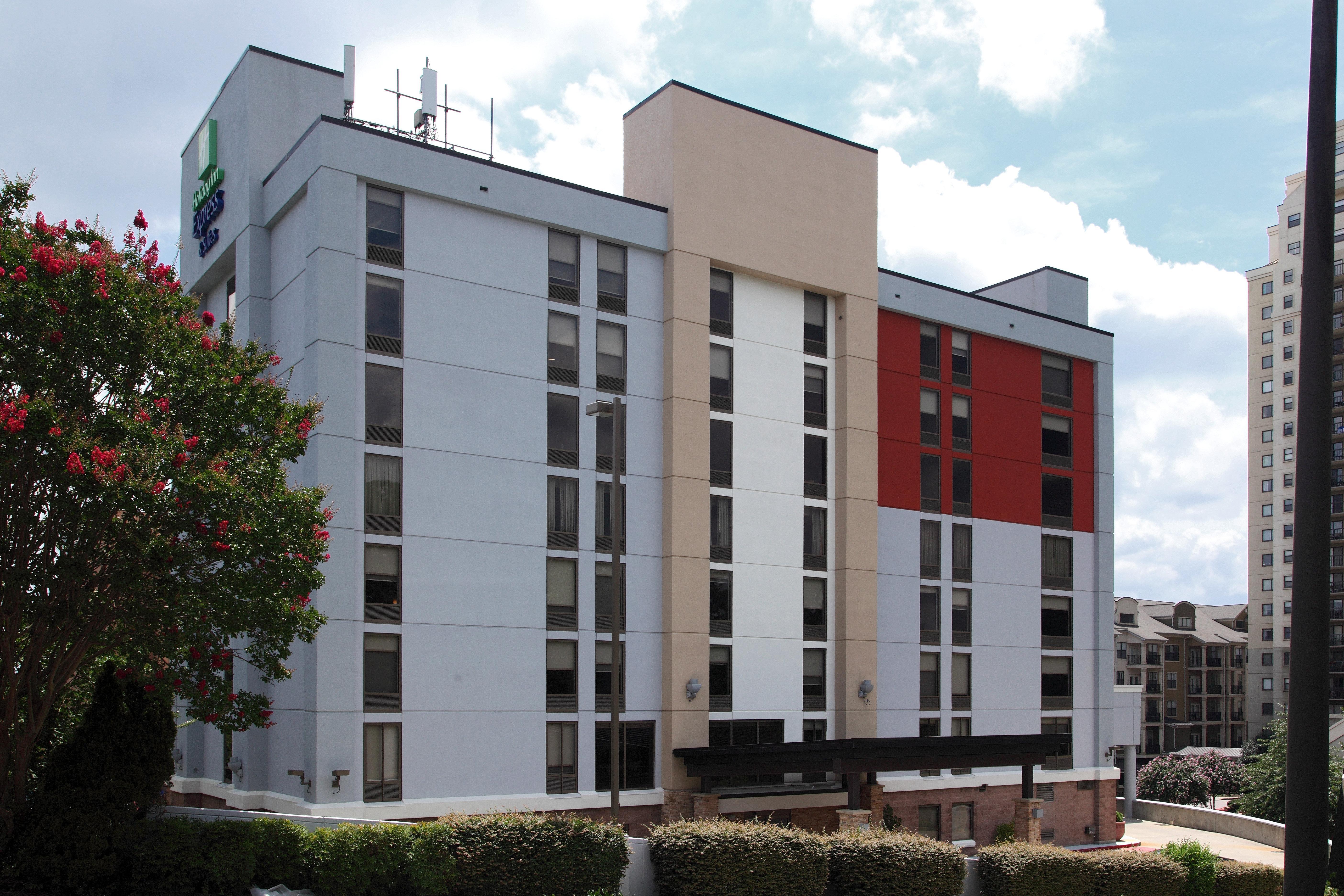 Holiday Inn Express & Suites Atlanta Perimeter Mall Hotel By Ihg Sandy Springs Eksteriør bilde