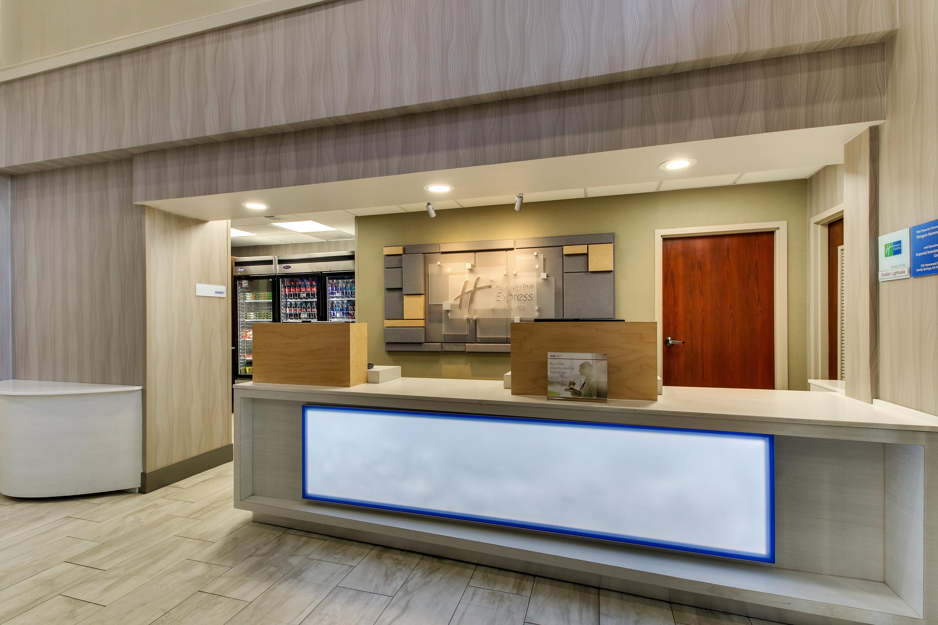 Holiday Inn Express & Suites Atlanta Perimeter Mall Hotel By Ihg Sandy Springs Eksteriør bilde
