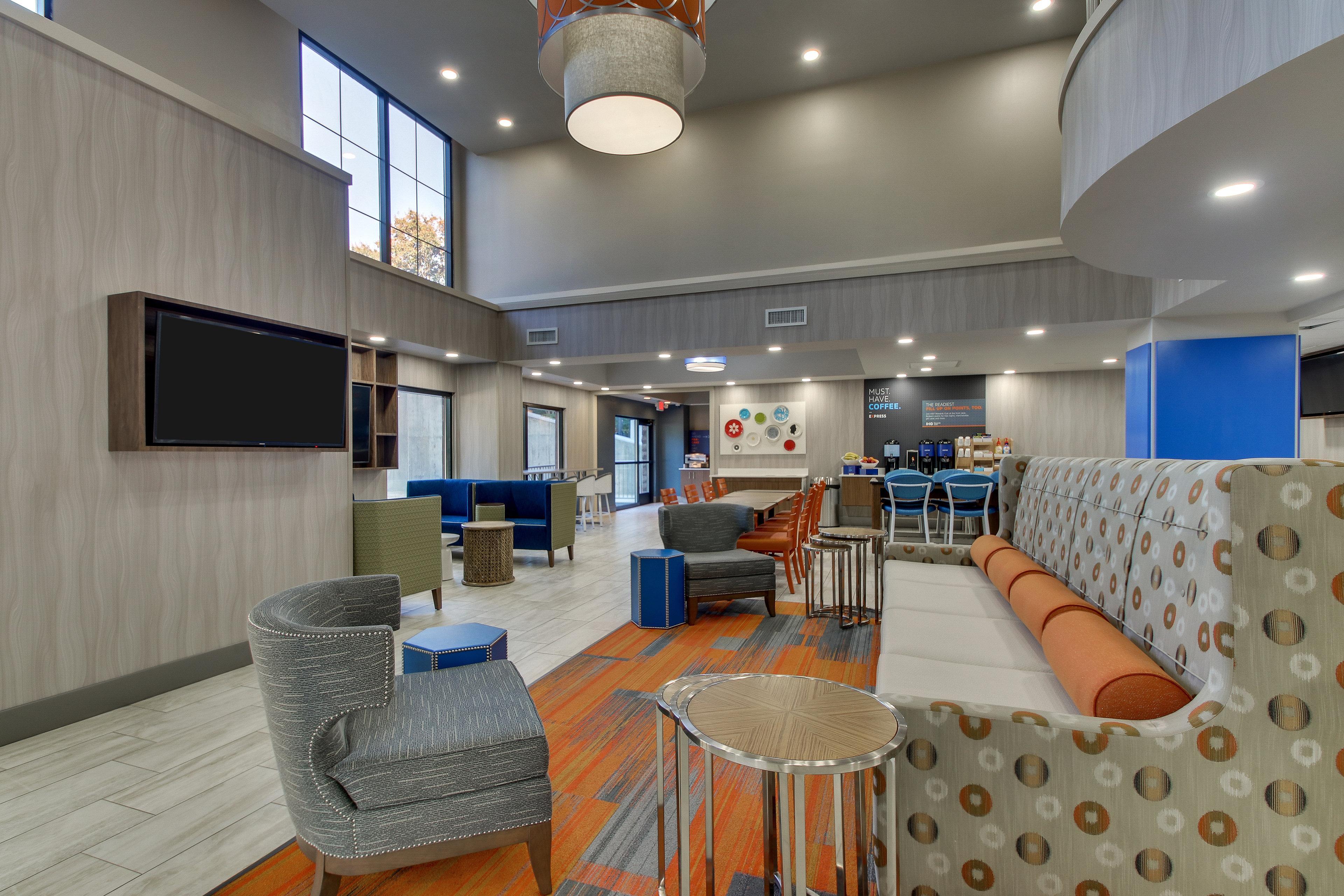 Holiday Inn Express & Suites Atlanta Perimeter Mall Hotel By Ihg Sandy Springs Eksteriør bilde