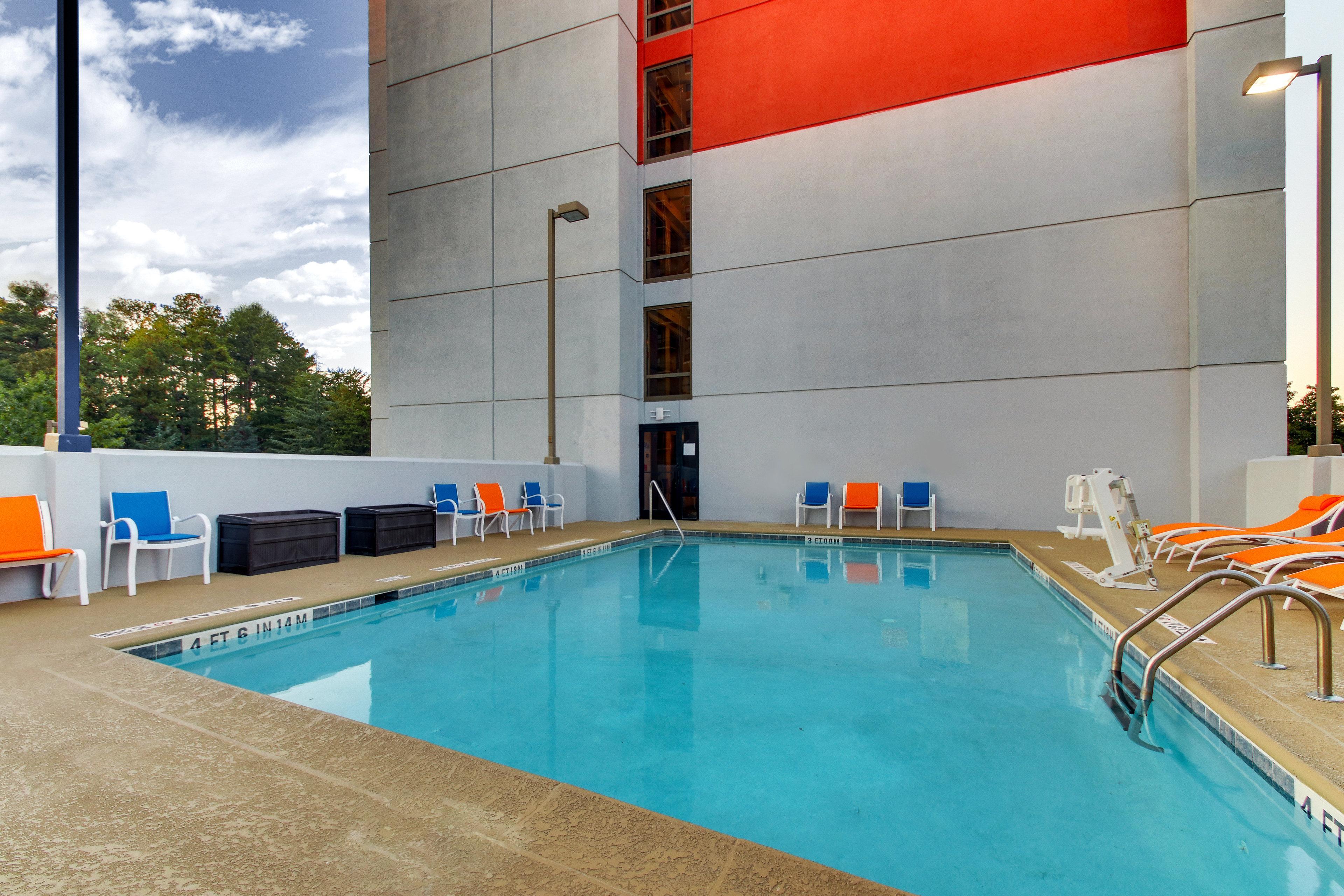 Holiday Inn Express & Suites Atlanta Perimeter Mall Hotel By Ihg Sandy Springs Eksteriør bilde