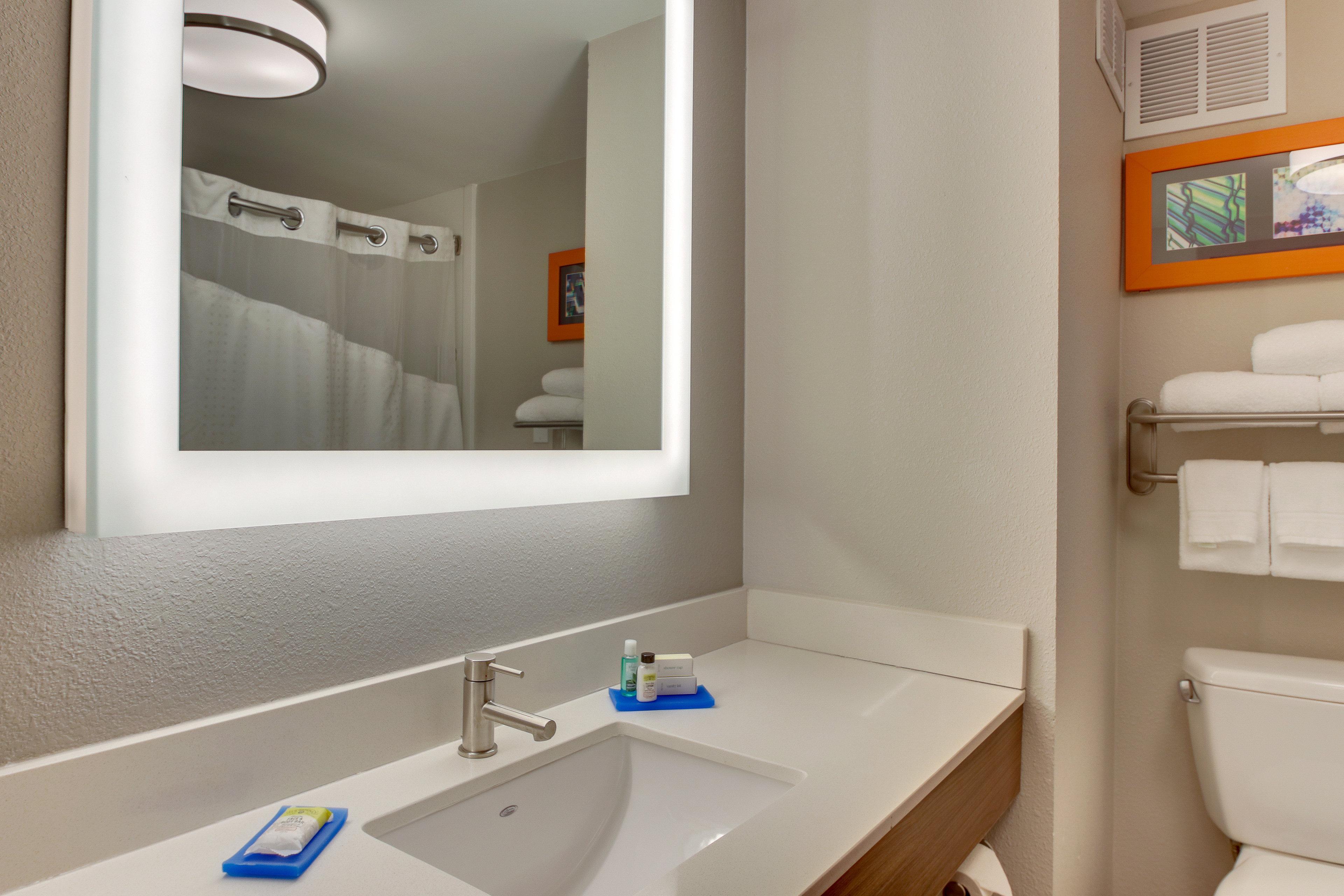 Holiday Inn Express & Suites Atlanta Perimeter Mall Hotel By Ihg Sandy Springs Eksteriør bilde