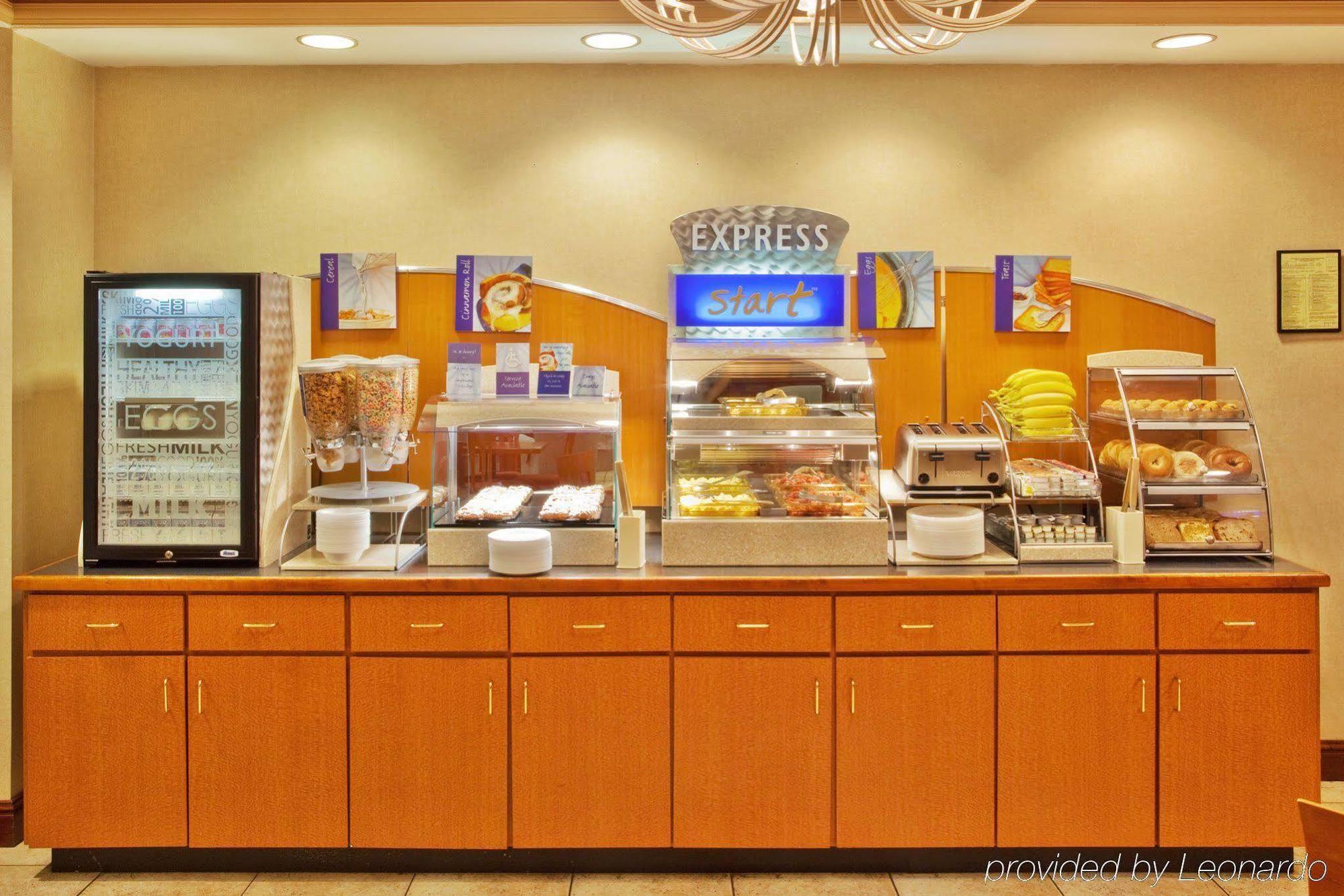 Holiday Inn Express & Suites Atlanta Perimeter Mall Hotel By Ihg Sandy Springs Restaurant bilde