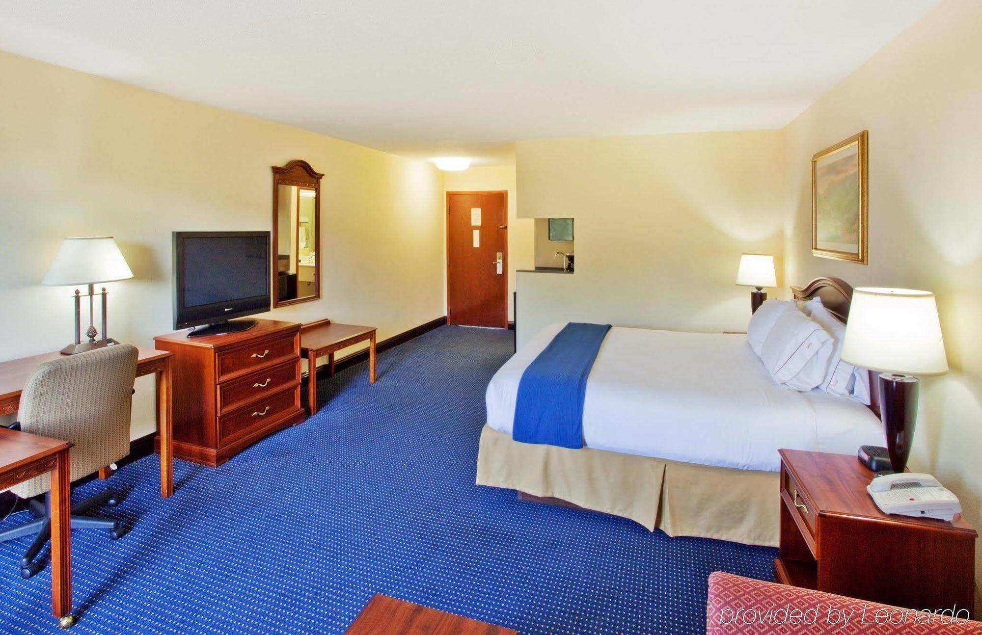 Holiday Inn Express & Suites Atlanta Perimeter Mall Hotel By Ihg Sandy Springs Rom bilde