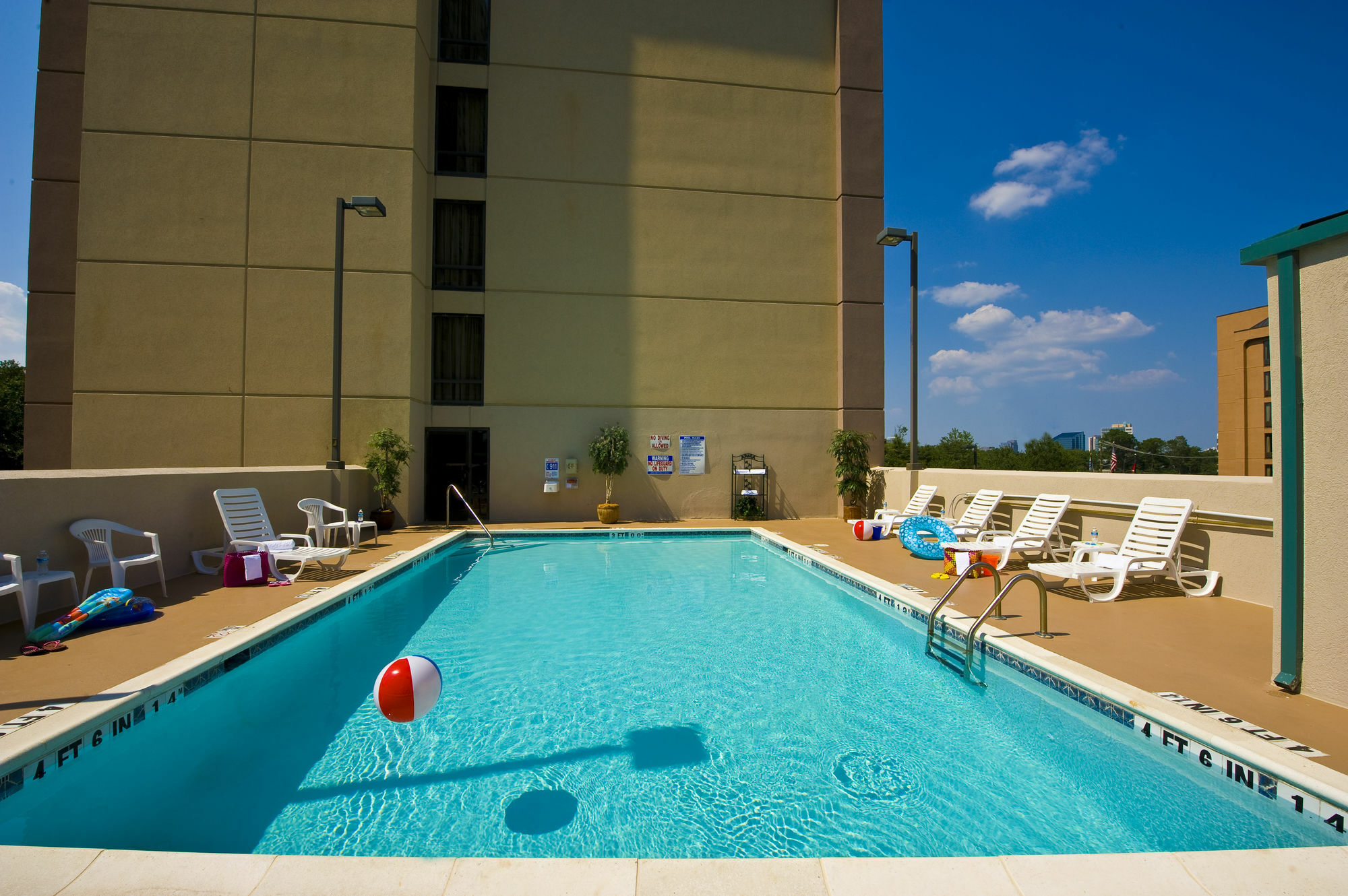 Holiday Inn Express & Suites Atlanta Perimeter Mall Hotel By Ihg Sandy Springs Fasiliteter bilde